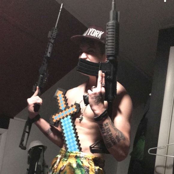 Meet your Posher, Andrew - Picture 1 of 1